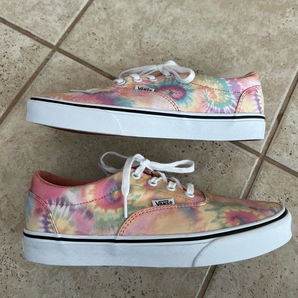 Womens Vans NWOT - Picture 6 of 9